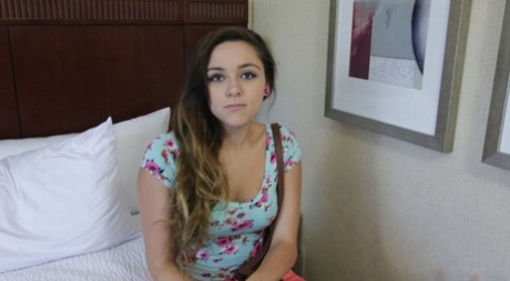 Zoey Foxx nice actress pic